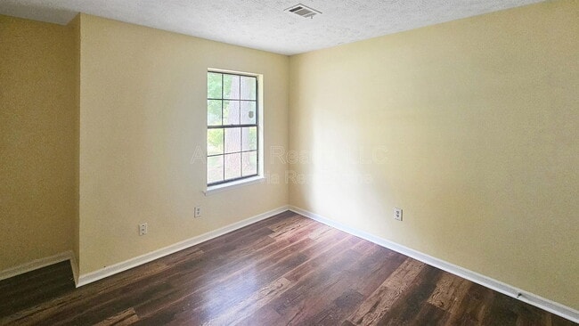 Photo - 2416 Newgate Dr