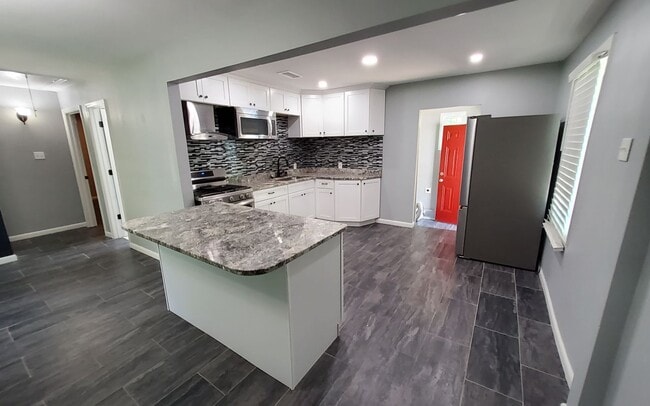 Photo - 4375 Deborah Ave