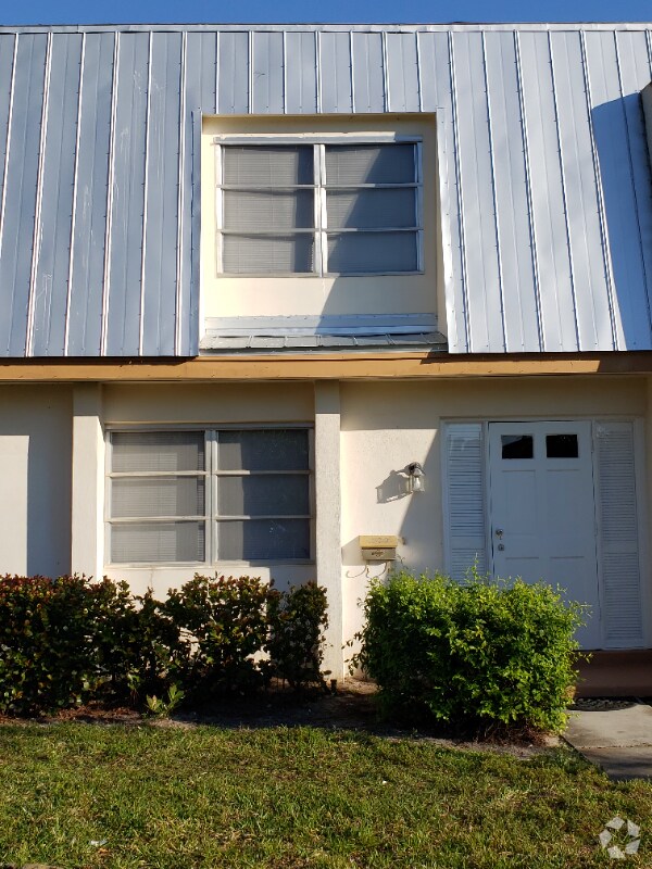 Building Photo - 4903 Catalina Dr Rental