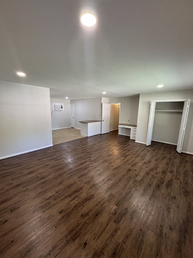 Photo - 219 Mitchell St