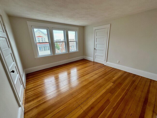 Photo - 12 Hill St Unit 3