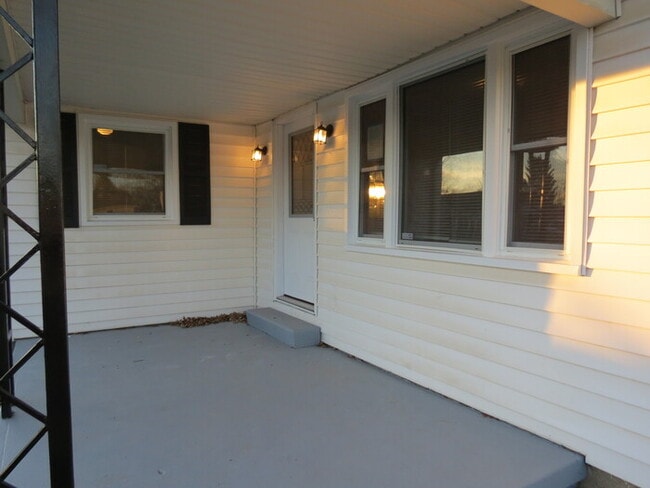 Photo - 1680 Hillcrest Ave