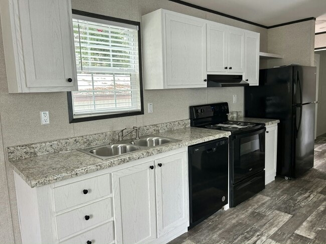 Photo - 38651 Tarr Dr