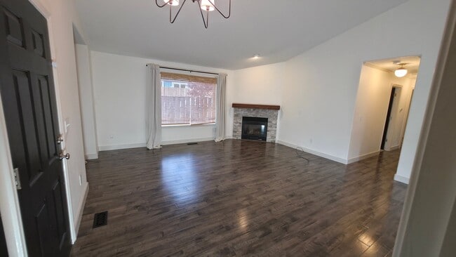 Photo - 716 Warren St