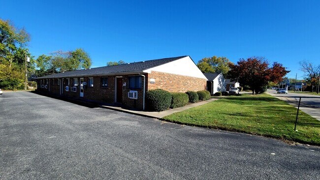 1808 Williamsburg Rd