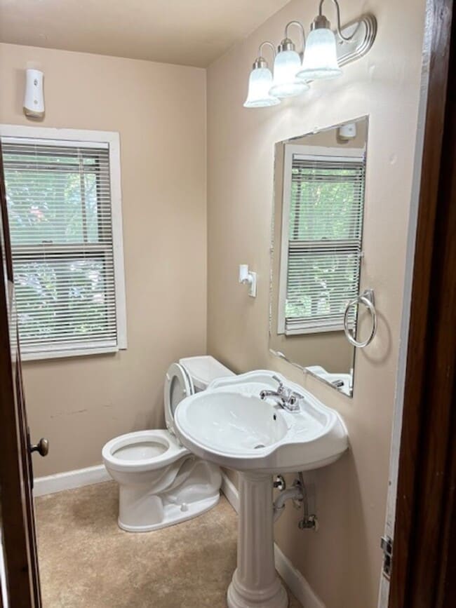 Photo - 401 W Elm St