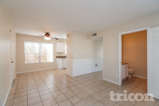 Photo - 1406 E Kerry Ln