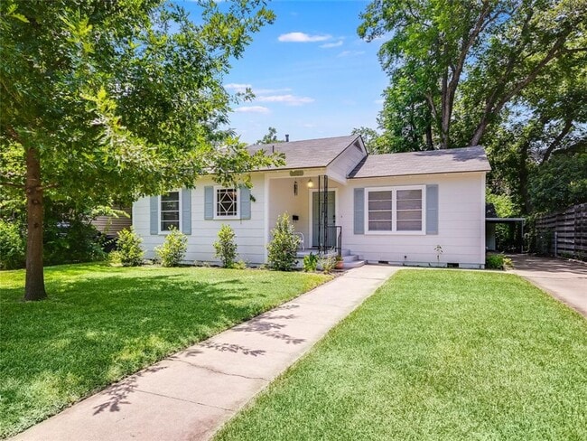 Classic 2 Bed House in Historic Hancock Ne... - Classic 2 Bed House in Historic Hancock Ne...