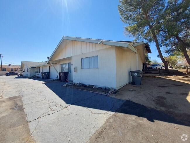 Building Photo - 7135 Palo Alto Ave Unit # 1 Rental