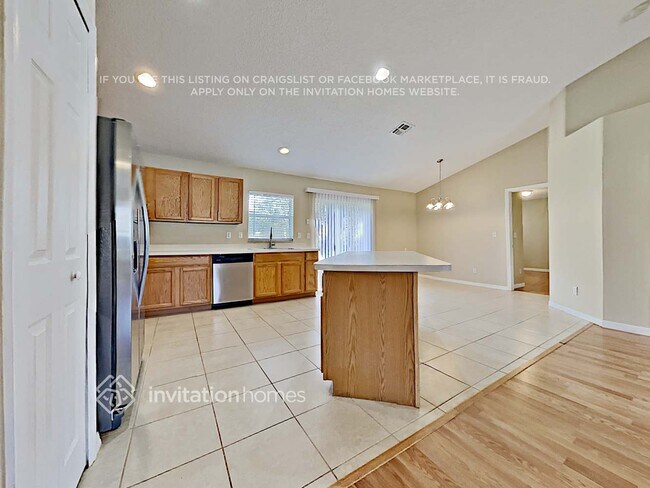 Photo - 1047 Lakeview Oaks Dr