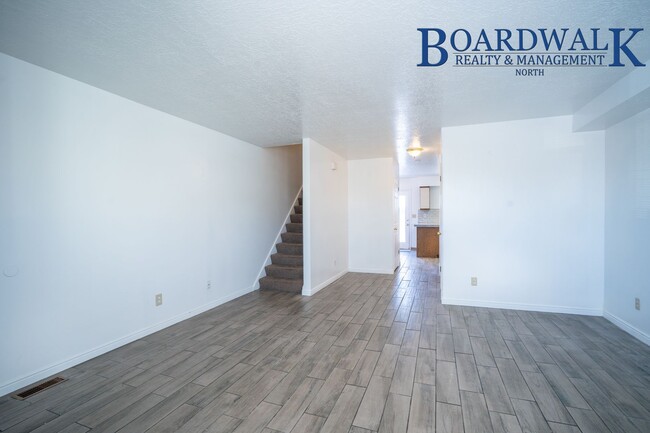 Half off 1st month's rent 3 Bed Townhouse ... - Half off 1st month's rent 3 Bed Townhouse ...