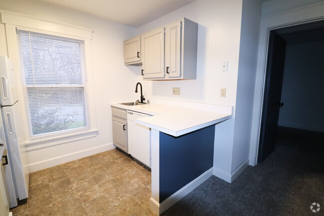 Building Photo - 2332 Beechmont Unit A Rental