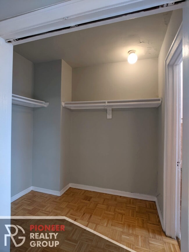 Photo - 737 W Belmont Ave