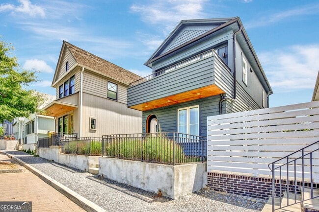 Photo - 120 Heatherden Ave