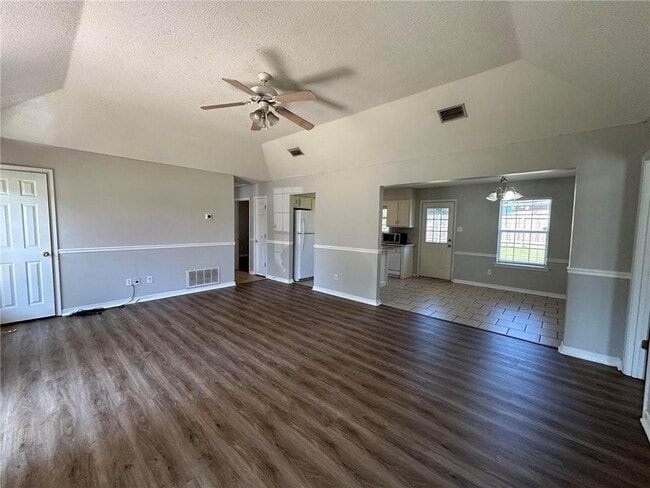 Photo - 6626 Woodside Ct E