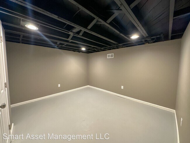 Photo - 4 br, 1 bath House - 4451 N 44th St.