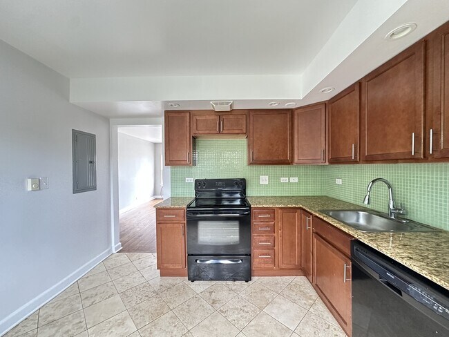 Photo - 7632.5 N Milwaukee Ave Unit B3