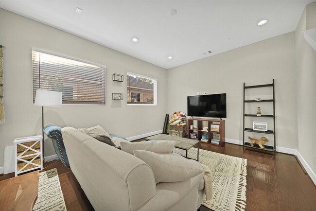 Photo - 1264 Morris St