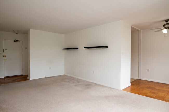 Photo - 3000 Spout Run Pkwy Unit D410