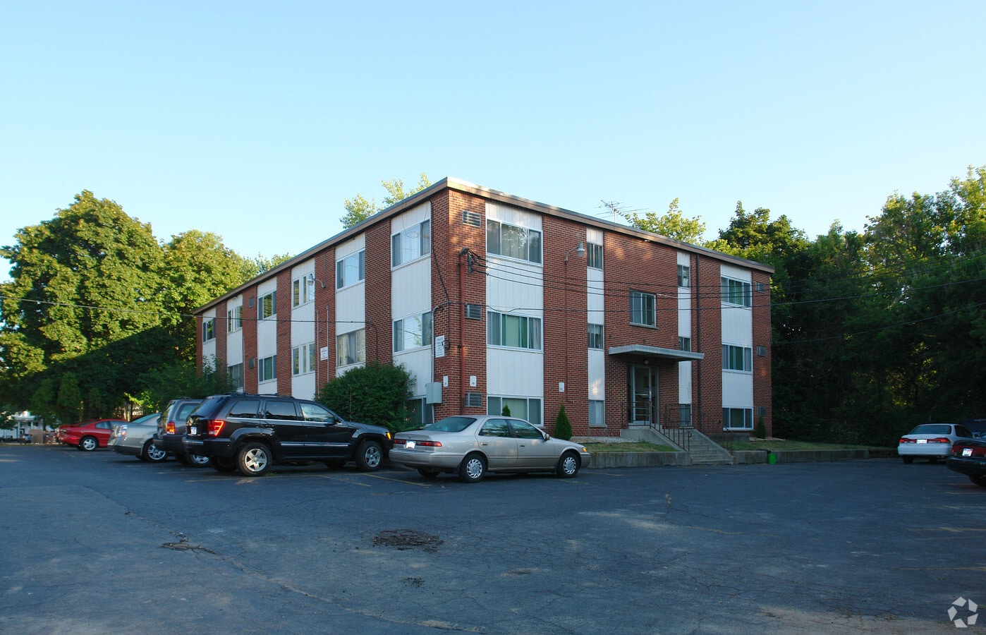 Photo - Millford Arms Apartments