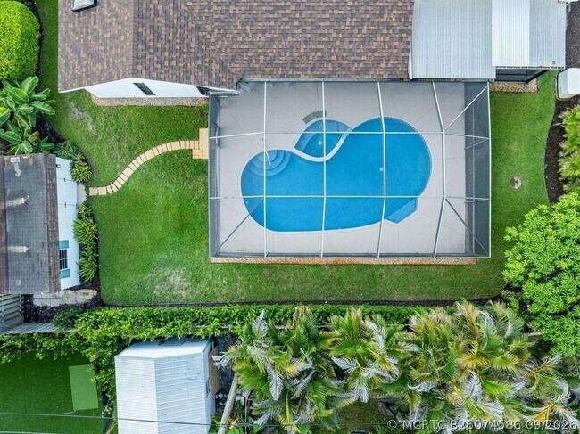 14 SE Paddock Cir
