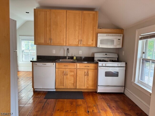 Photo - 127 Midland Ave