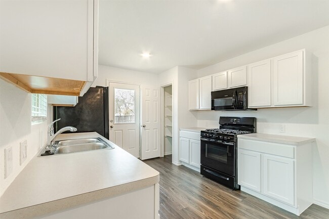 Photo - 5402 Logan Dale Dr