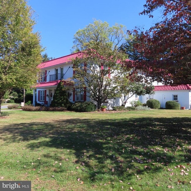 Photo - 302 S Coldbrook Ave