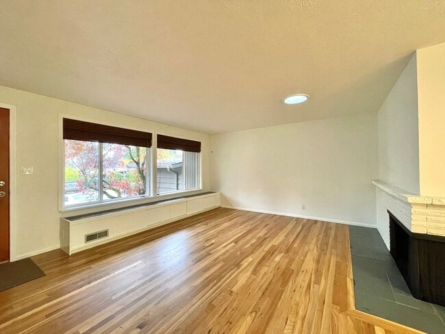 Photo - Lake Hills Gem For Rent