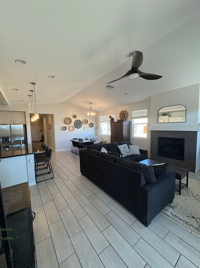 Photo - 6255 Goldfinch Dr