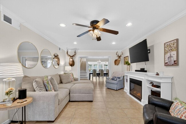 Photo - 609 Peerman Pl