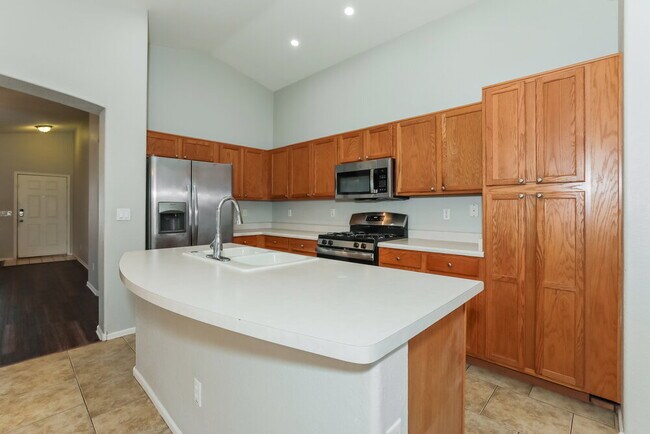 Photo - 1069 E Nardini St