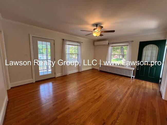 Photo - Charming Two Bedroom Cottage in Wasena