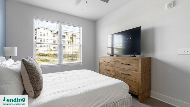 Photo - 3240 Champion Ring Rd Unidad 1123