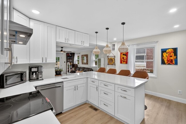 Photo - 327 Ashby St