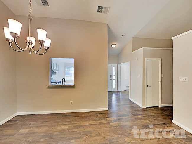 Photo - 1423 Ardmore Dr