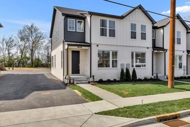 Photo - 425 Veritas St