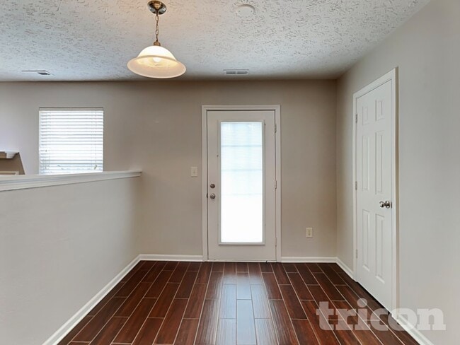 Photo - 5847 Mosaic Pl