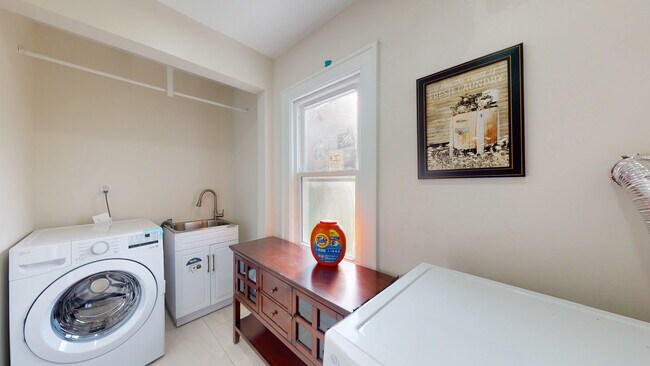 Family Friendly : 6BR Near Beaumont & Ascension St. John