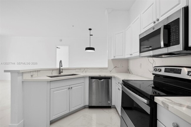 Building Photo - 4404 SW 160th Ave Unit 833