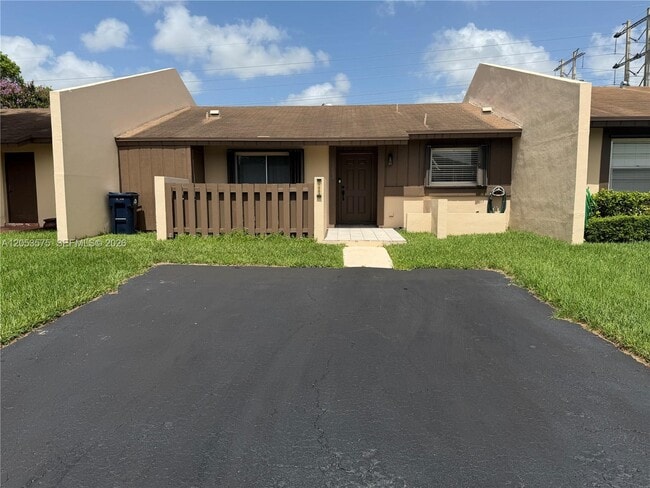 Photo - 11002 SW 125th Ct