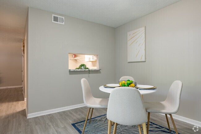 2BR, 2BA - 1090SF - The Cobb Apartments-Townhomes