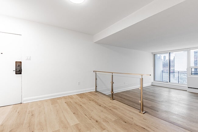 Building Photo - 191 Sherbourne St