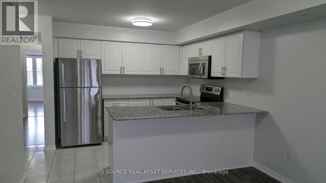 Photo - 2496 Post Rd