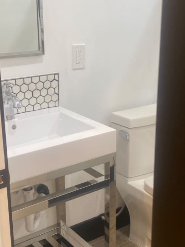 Photo - 5712 Lewis Ave Unidad B