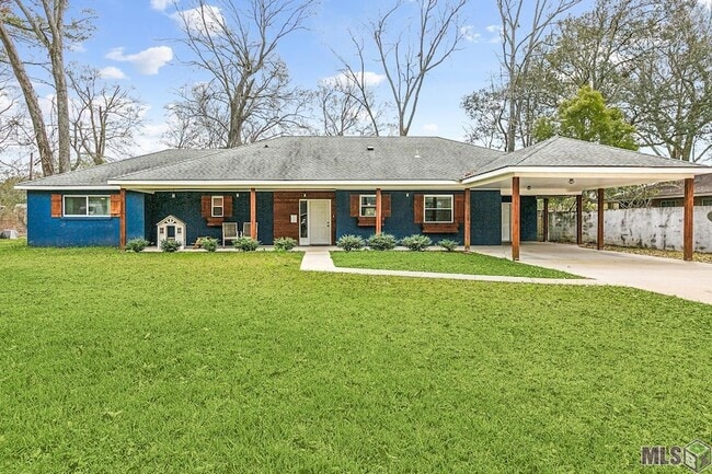 Building Photo - 9152 Woodbine St