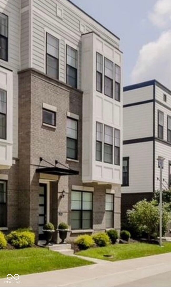 Photo - 9734 Junction