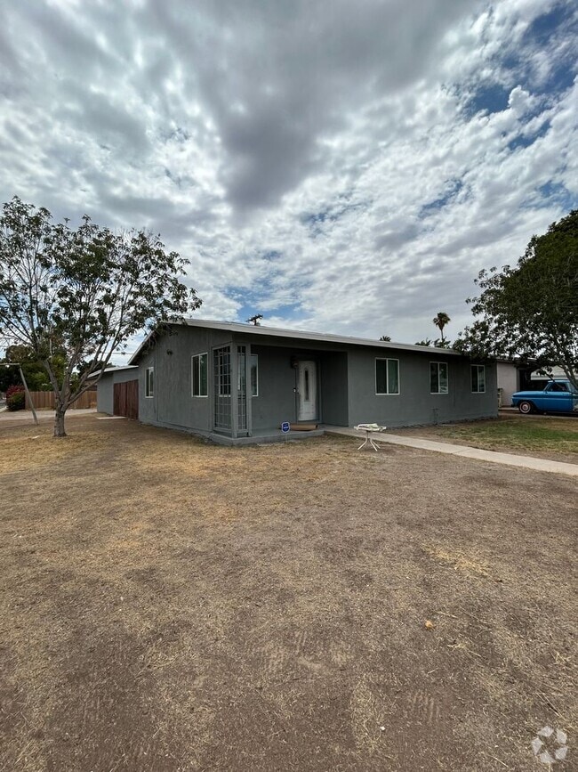 Building Photo - Newly remodeled house in Brawley