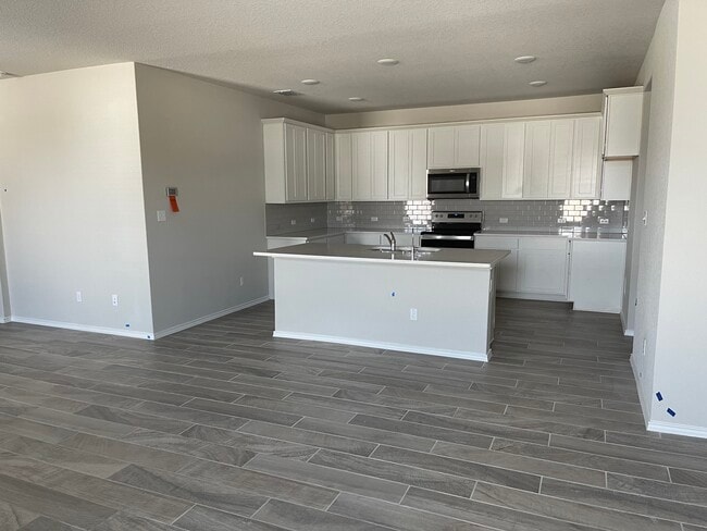 Photo - 7750 Chatham Plz