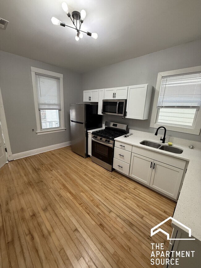 3714 W Cortland St Unit 2